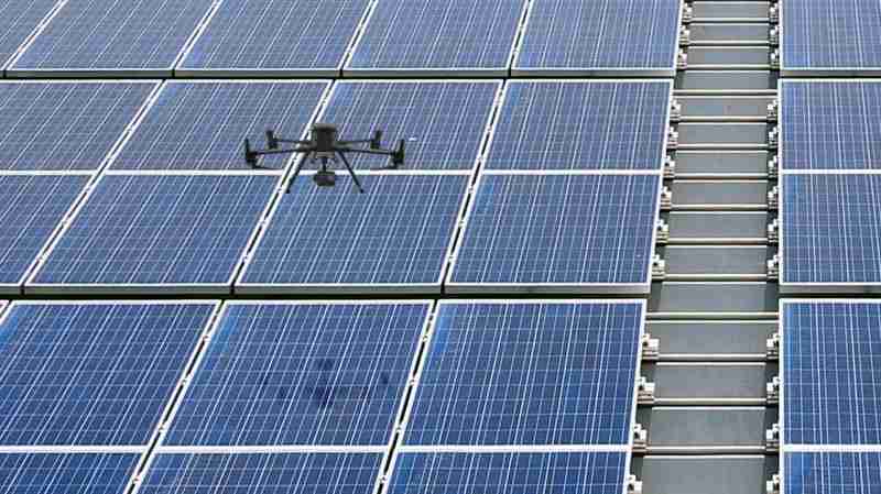 人生就是博以无人机搭配IR Sensor热显像技术进行全方面模块健检，，，，有效降低人力成本并提升发电量